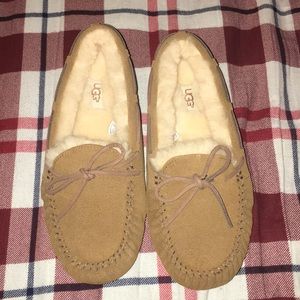 UGG Dakota Moccasin